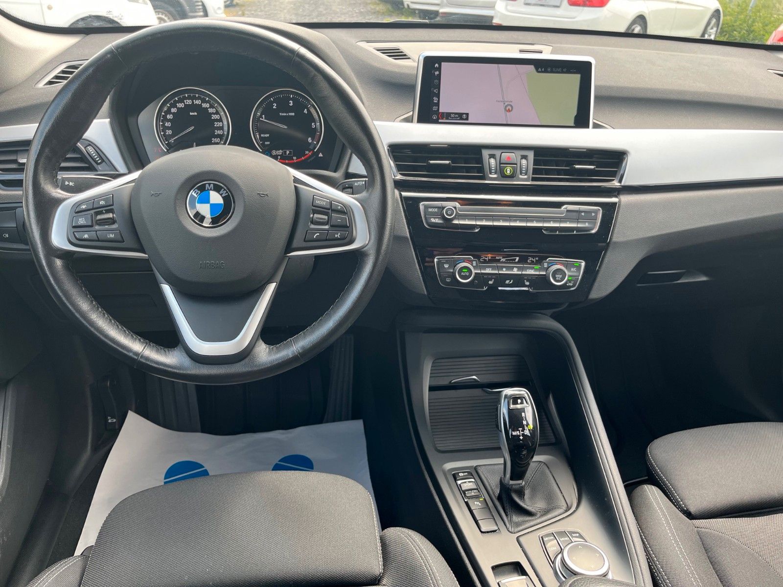 Fahrzeugabbildung BMW X1 sDrive18d Aut. Navi SPORTSITZE Alarm Kamera