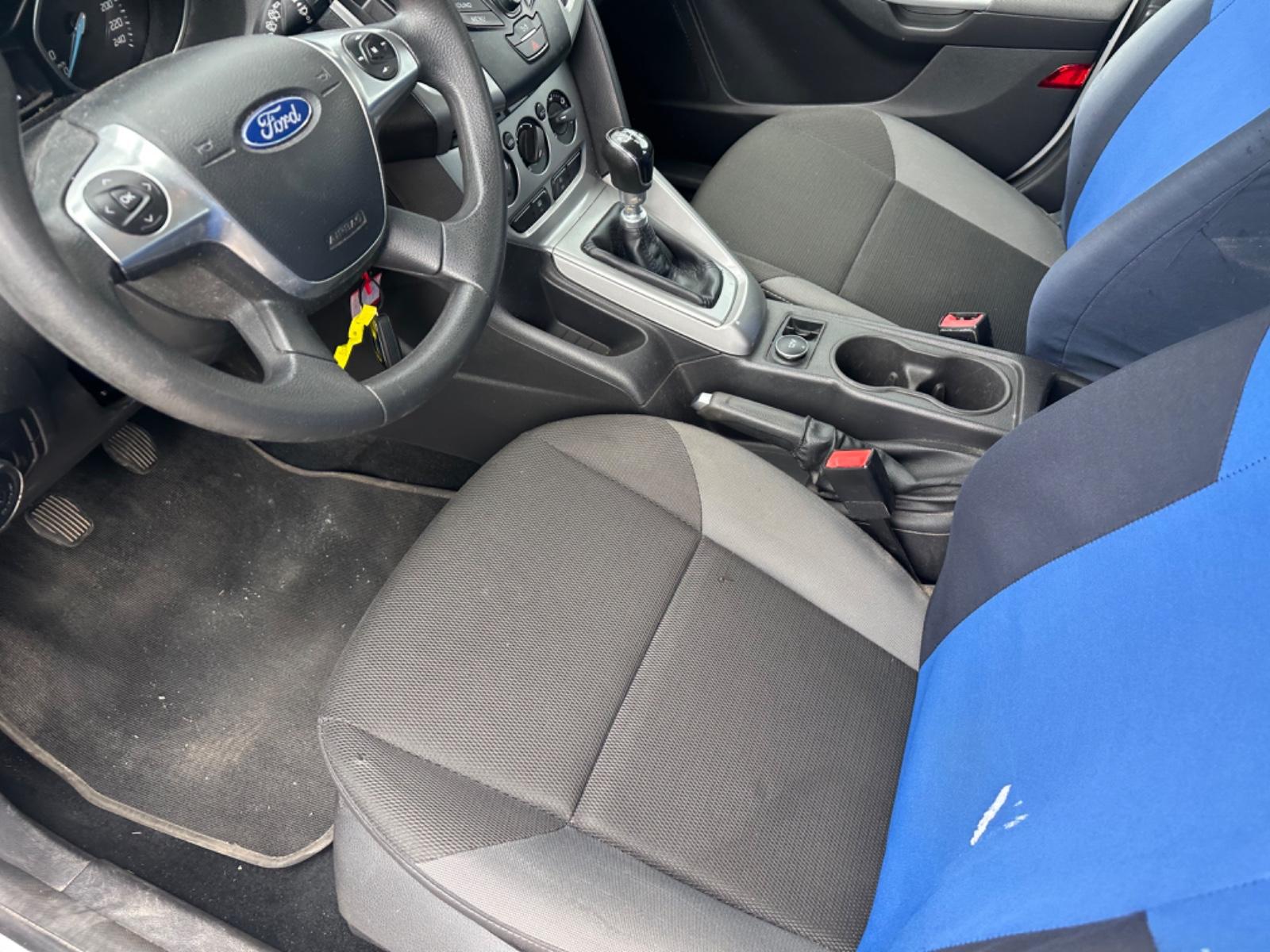 Ford Focus 2013 — photo 14