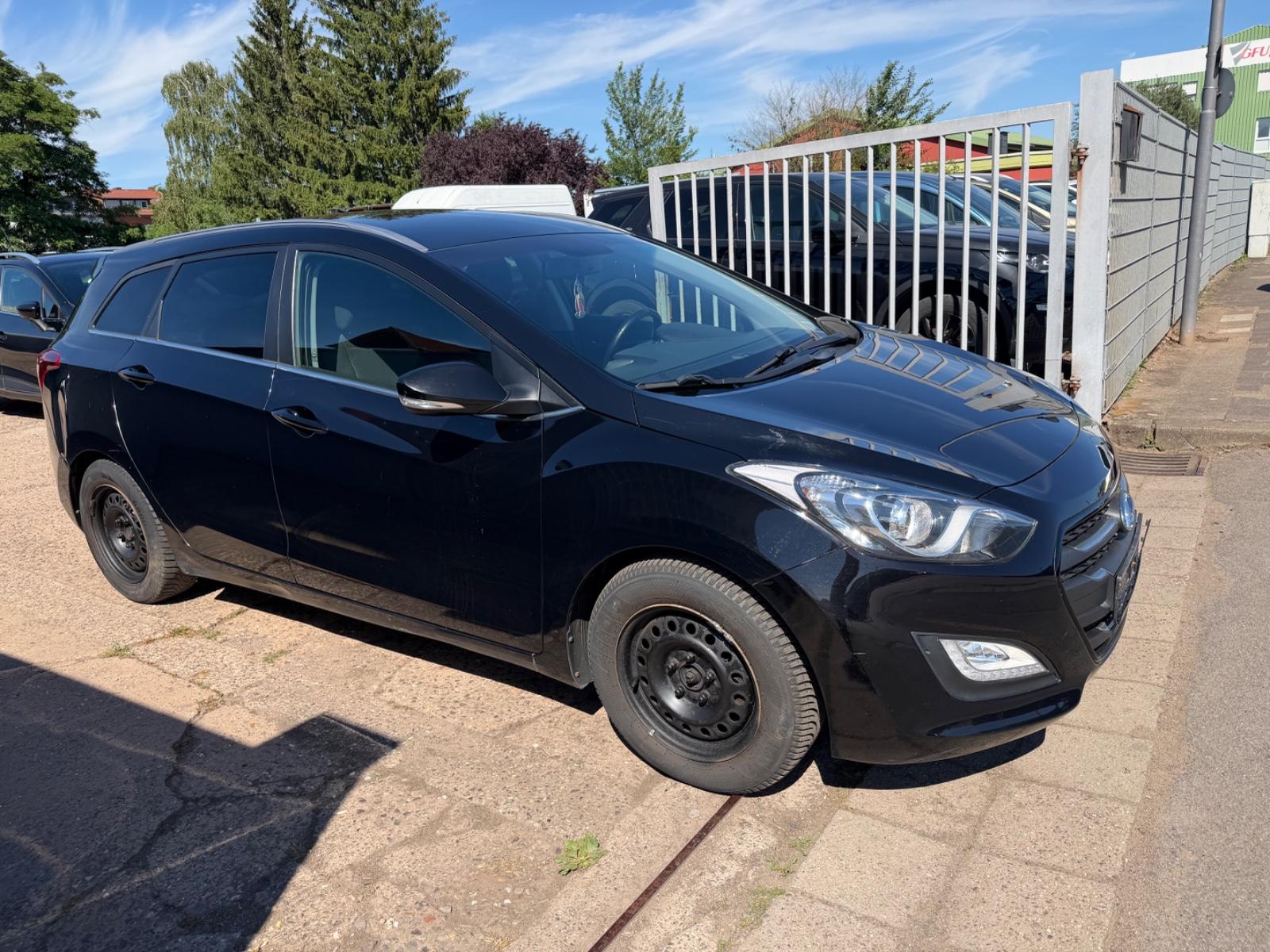 Hyundai i30 2015 — photo 12