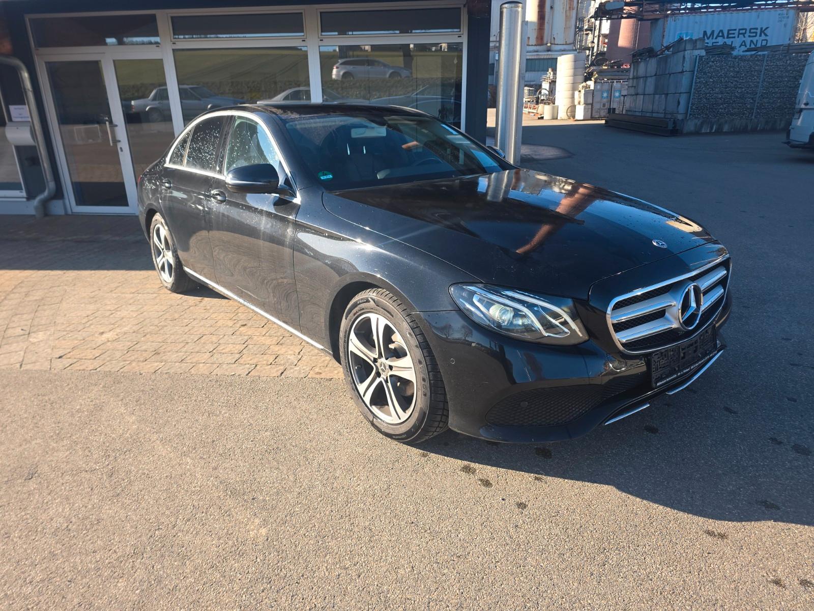 Mercedes-Benz E 220 E Limousine E 220 d-Autom-Navi-teilleder