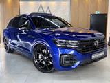 Volkswagen Touareg R 4M eHybrid*PANO*HuD*MATRIX-LED*AHK* - Volkswagen Touareg R mit Hybrid-Antrieb (Benzin/Elektro)