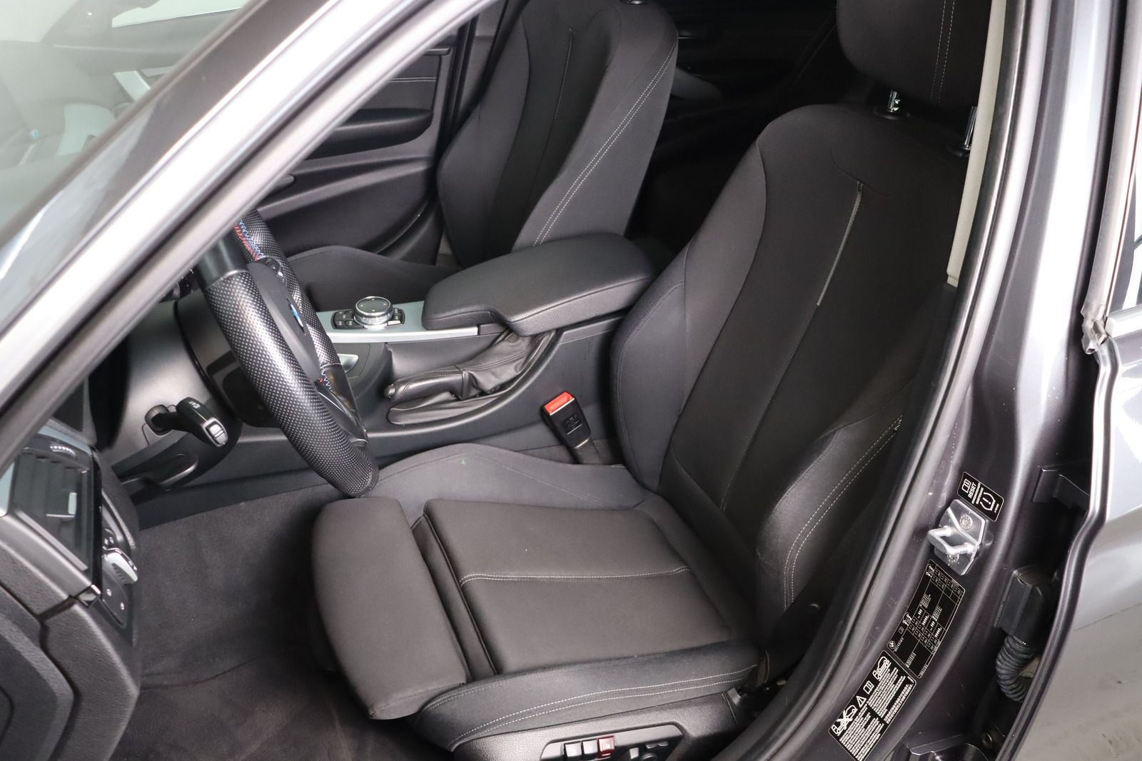 Fahrzeugabbildung BMW 330 d Touring  xDrive Sport Line