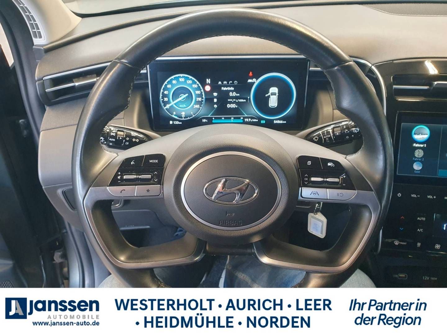 Fahrzeugabbildung Hyundai NEW Tucson 150 PS M/T 2WD SELECT LED-Grilldesign