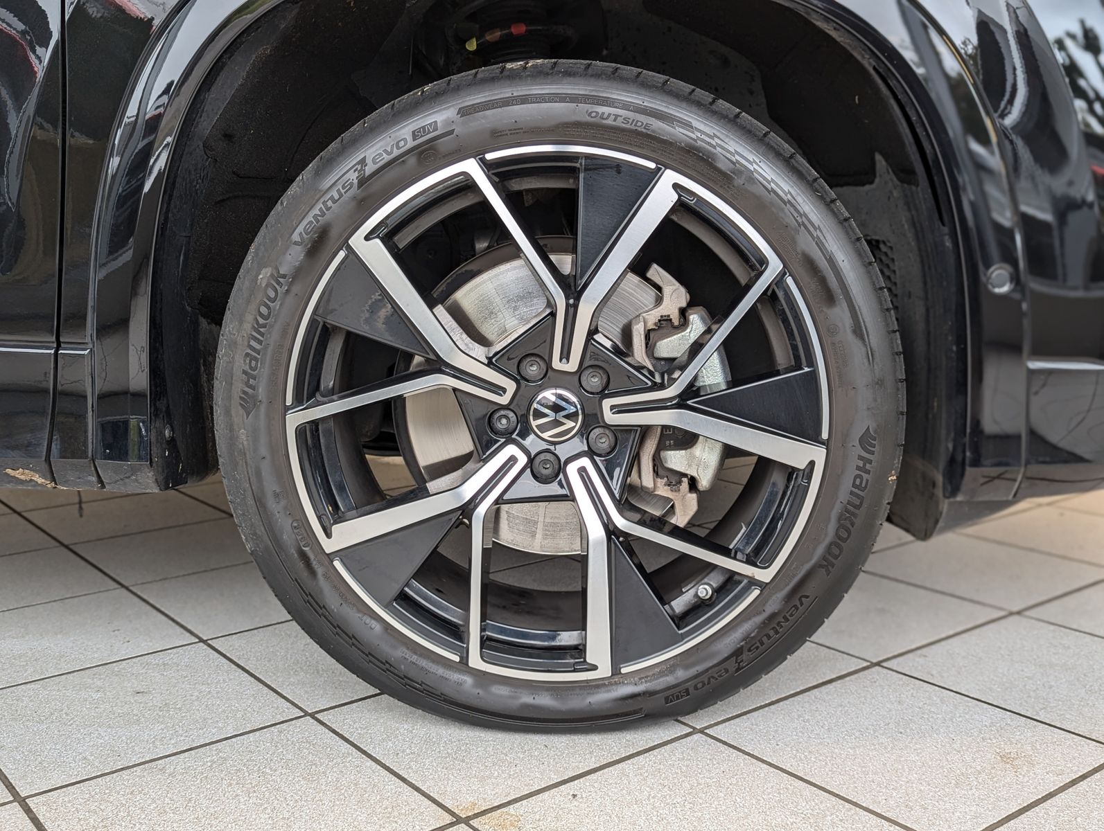 VW Tayron 2.0TDI 4M R-Line Launch Pano Black AHK 20 - Image 10