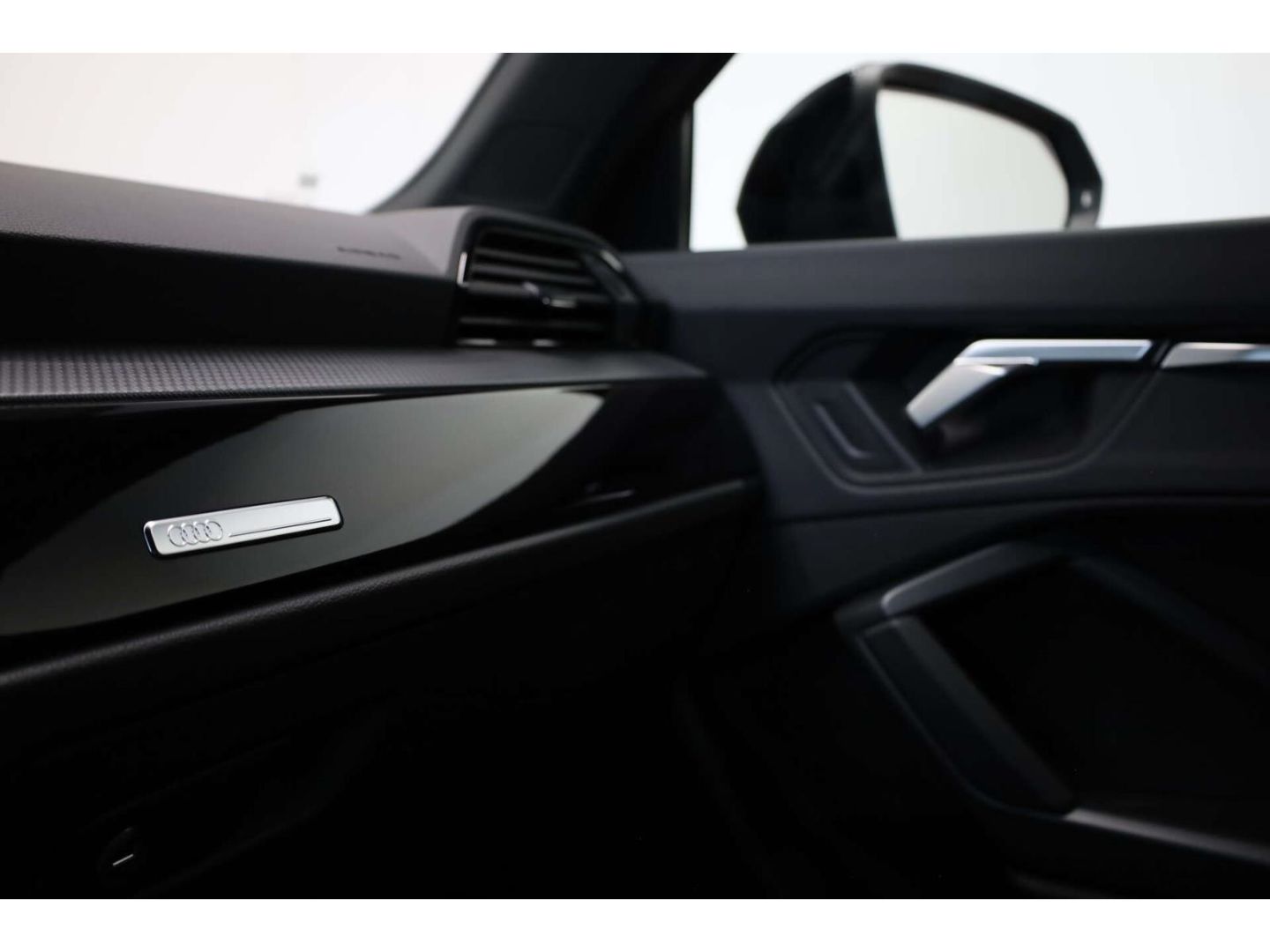 Audi Q3 45 TFSI e S line AHK/Pano/Matrix/NAV/Sonos foto 20