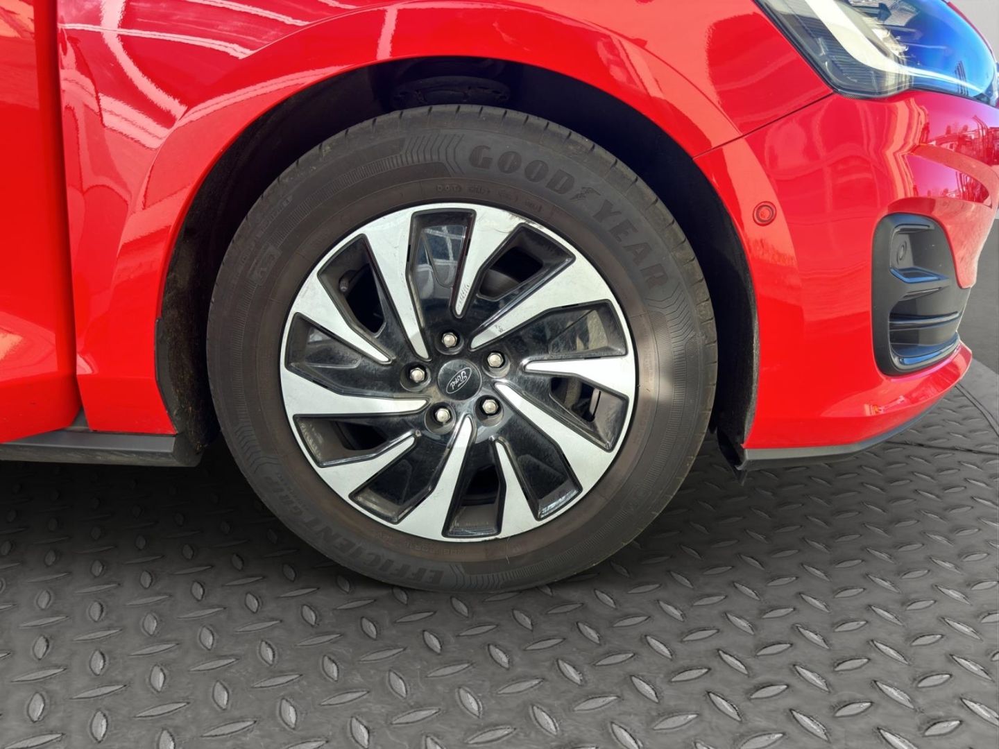 Fahrzeugabbildung Ford Focus Turnier Titanium 1.5 EcoBlue EU6d