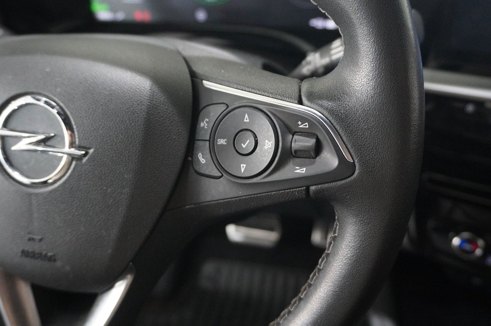 Fahrzeugabbildung Opel Mokka-e ULTIMATE 3-PHASIG NAVI/LED/KAMERA/DAB+