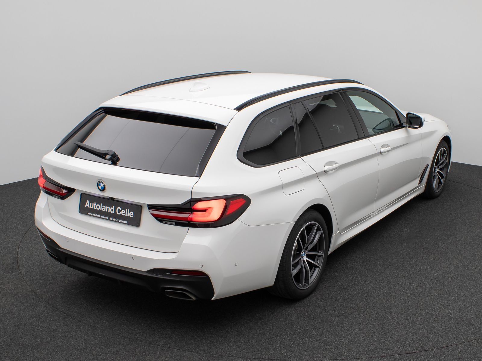 Fahrzeugabbildung BMW 530d M Sport Kamera HUD DAB H/K Komfort Alarm