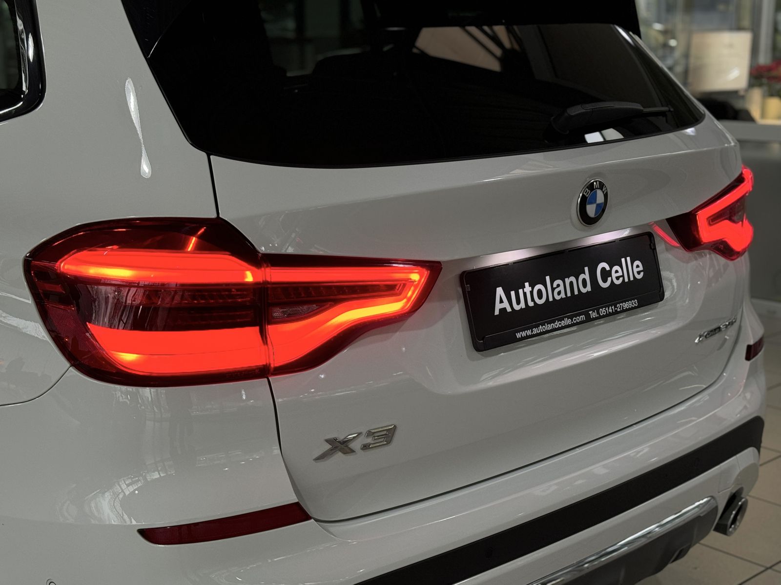 Fahrzeugabbildung BMW X3 xD20d LuxuryLine DAB PDC DisplKey Alarm Sport