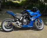Suzuki ( A2 )GSX 8 R mit Arrow Auspuff Works Titan  