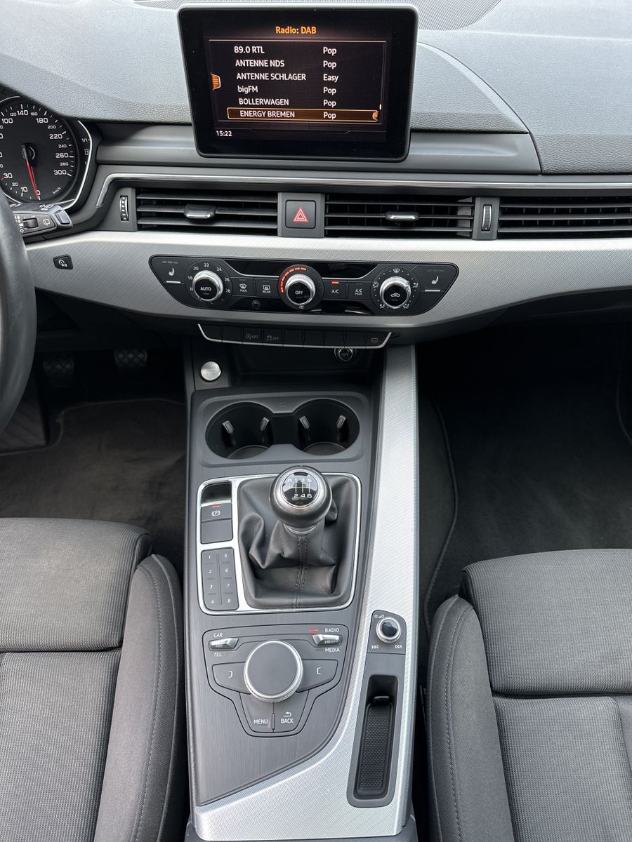 Fahrzeugabbildung Audi A4 Avant 35 TFSI Sport XEN+PANORAMA+DAB+SHZ+EPH