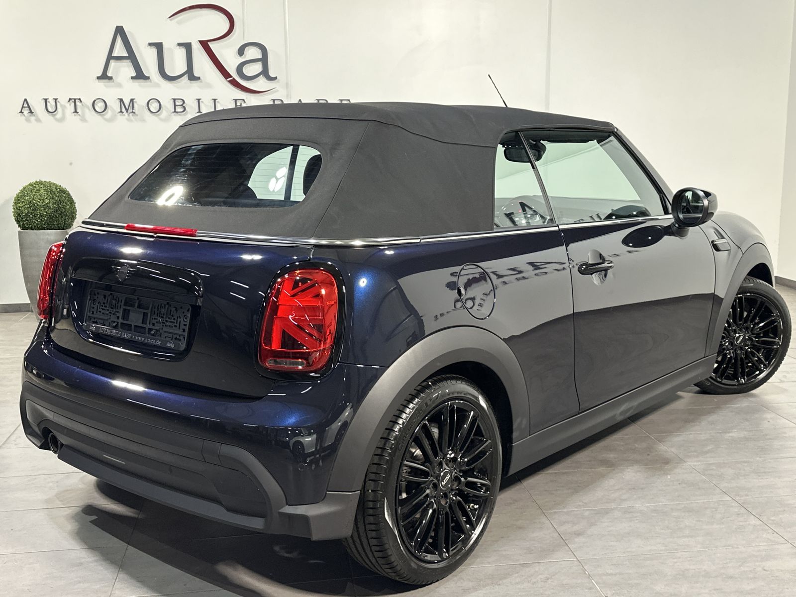 Fahrzeugabbildung MINI Cooper Cabrio MINI Yours Trim Aut. NAV+LED+17ZO