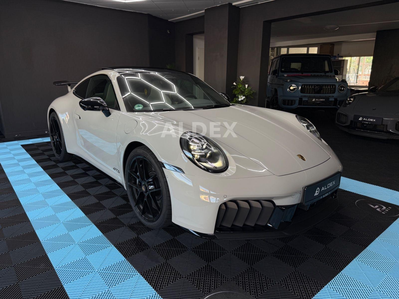 Porsche 992.2 4 GTS Coupé AERO KIT°LIFT°18 WEGE°PANO°KEY