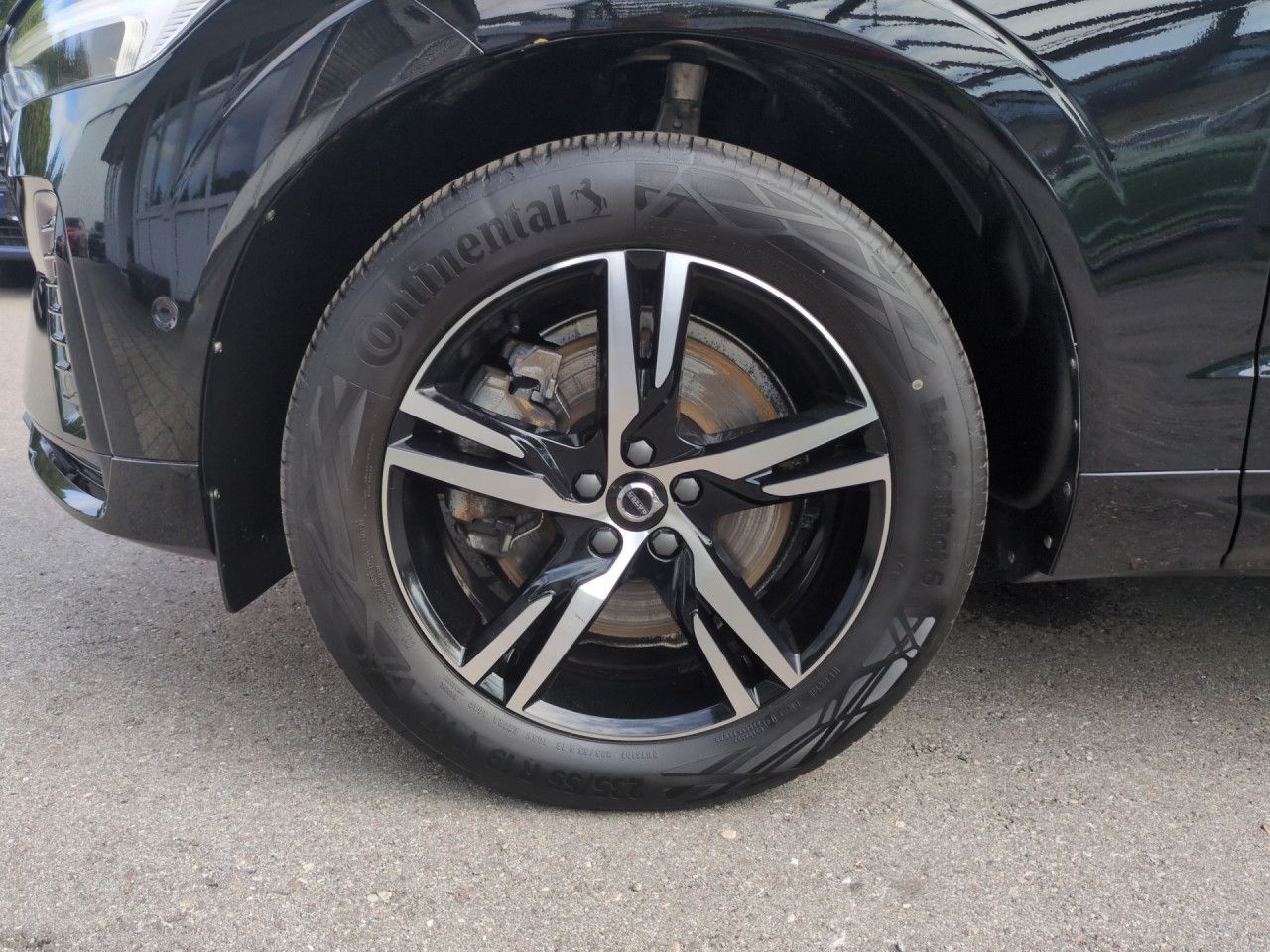 Volvo XC60 B4 (Benzin) R-Design 2WD Automatik Navi LED foto 22