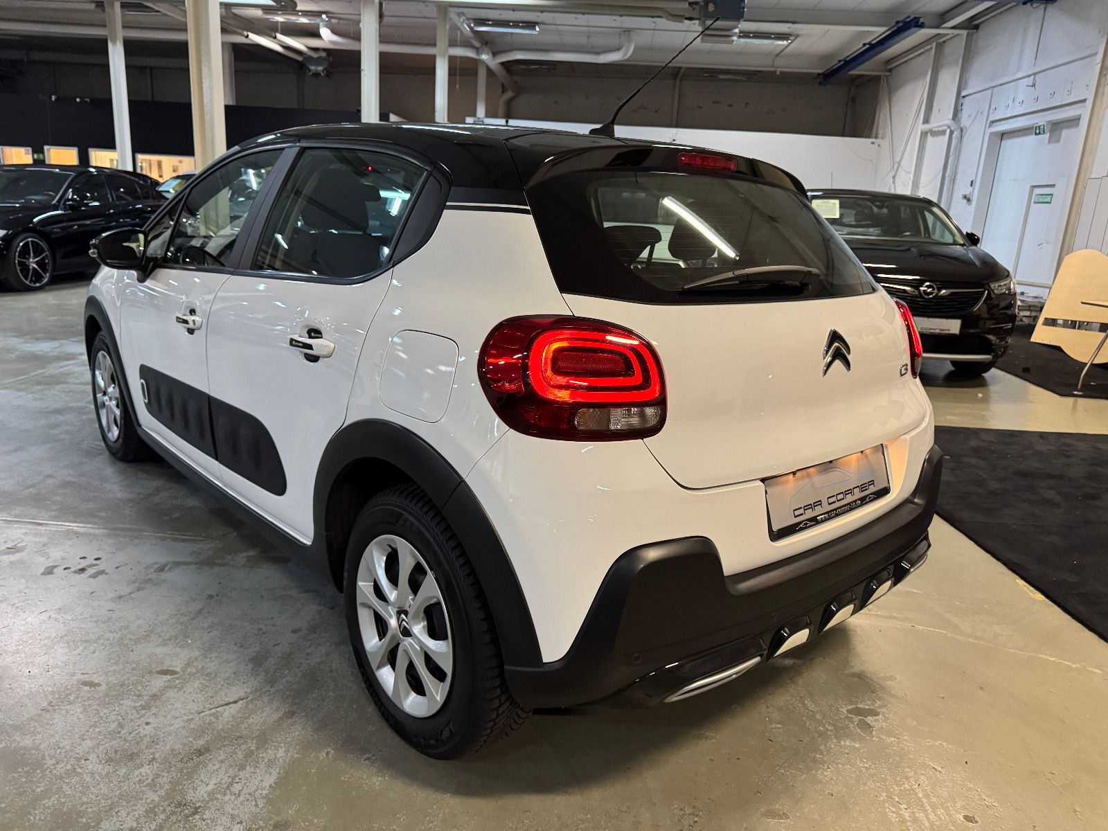 Fahrzeugabbildung Citroën C3 1.6 HDI FEEL COLOR STYLE PAKET NAVI LED VOLL