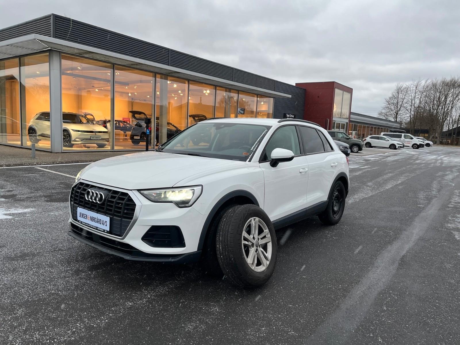 Audi Q3 35 TFSI! HOOK, ALU, CAMERA!