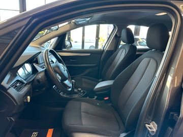 MYAUTOCENTER – Gebraucht- und Jahreswagen mit Werkstattservice in Pfaffenhofen BMW 218 *SERVICE NEU*TÜV 1227*TEMPO*2-ZONEN*SZHZ*