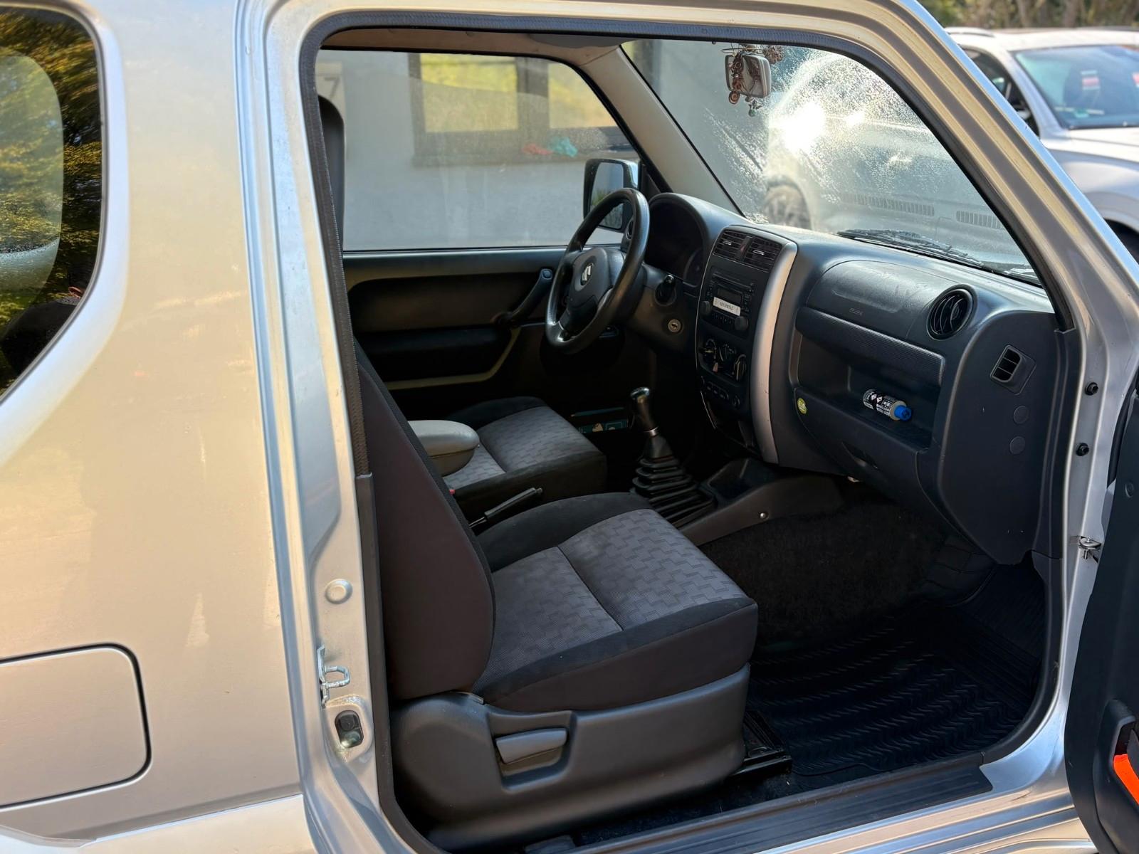 Suzuki Jimny 2010 — photo 10