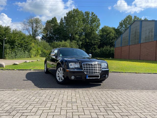 Chrysler 300C Touring 3.0 CRD Autom. -