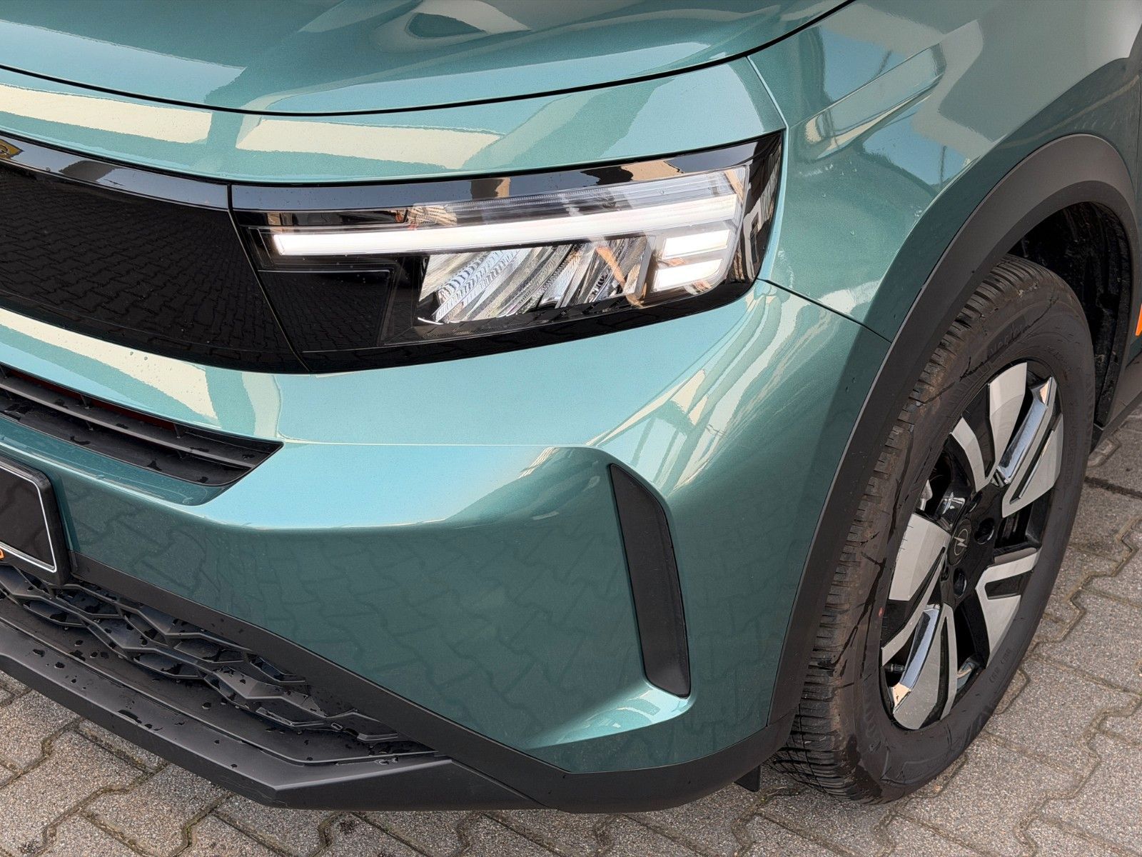 Fahrzeugabbildung Opel Frontera 1.2 Edition W Kamera,LED,Navi,PDC,LM