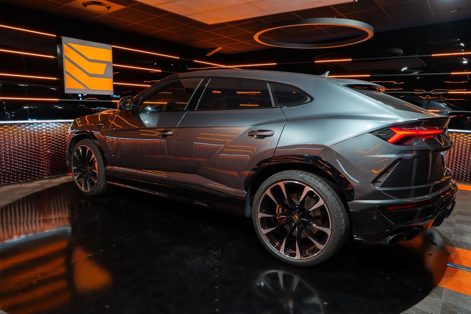 Lamborghini Urus*Sunroof*HUD*Bang&Olufsen*Heat&ventil seats imagem 3