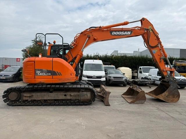 Doosan DX140LCR. Neue Ketten! Klima.