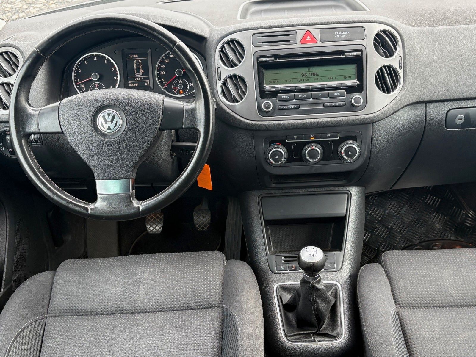 Fahrzeugabbildung Volkswagen Tiguan 1.4 TSI Team BMT Sportsitze 17" LMR AHK