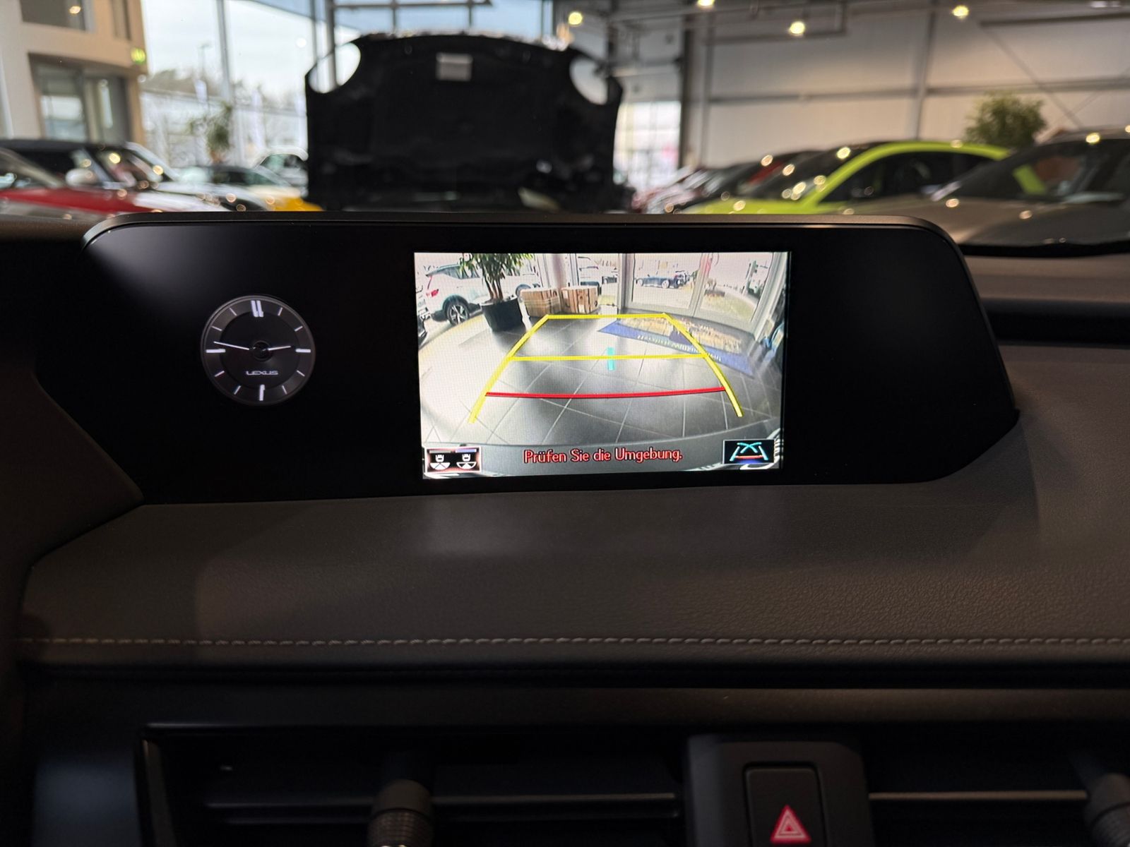 Fahrzeugabbildung Lexus UX 250h  Style Edition MY22 LED KAM DAB+