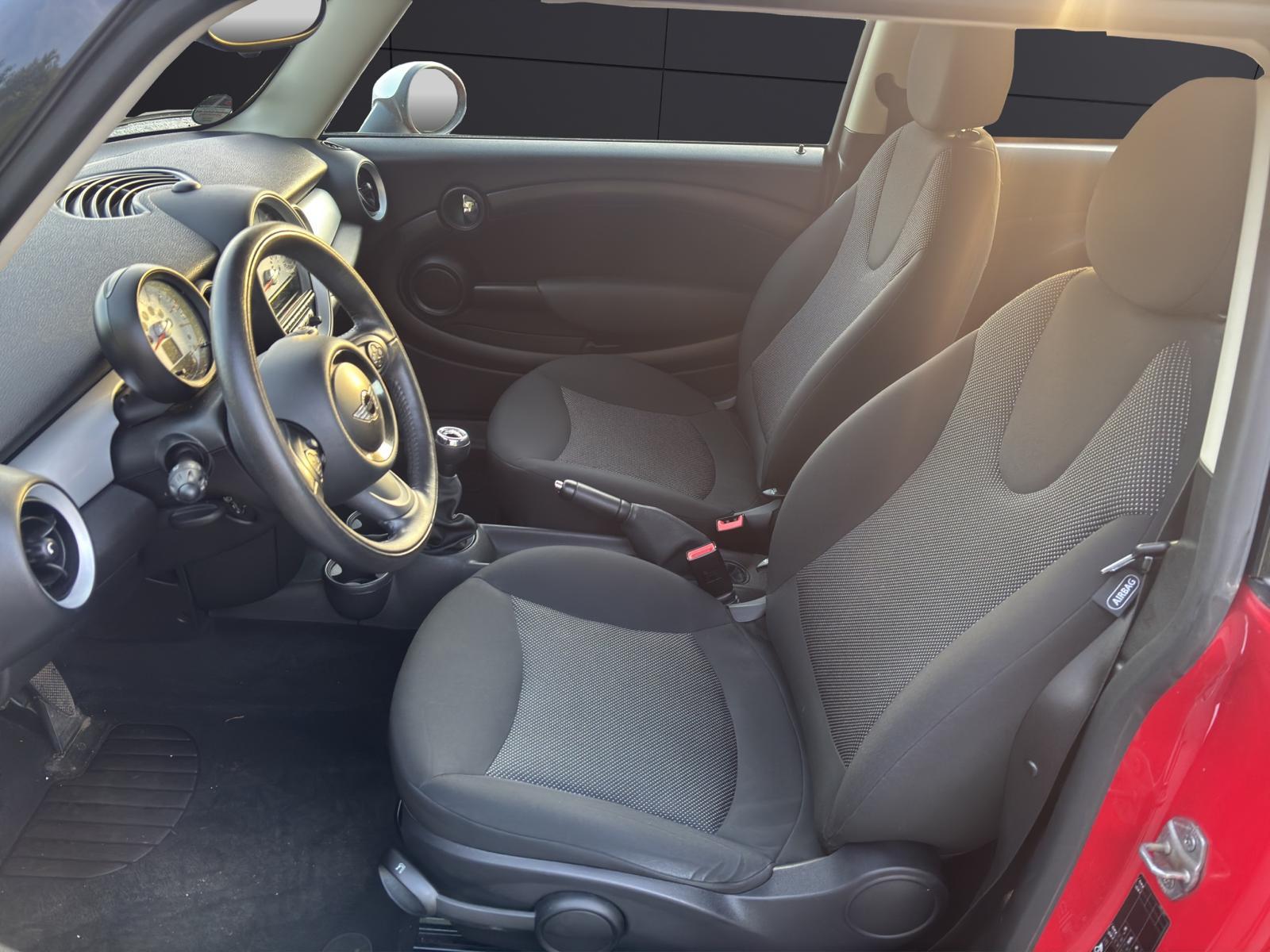 MINI Cooper Pepper /SITZHEIZUNG PDC/ *TÜV NEU*