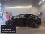 Tesla Model Y Performance - Tesla Model Y Gebrauchtwagen in Berlin