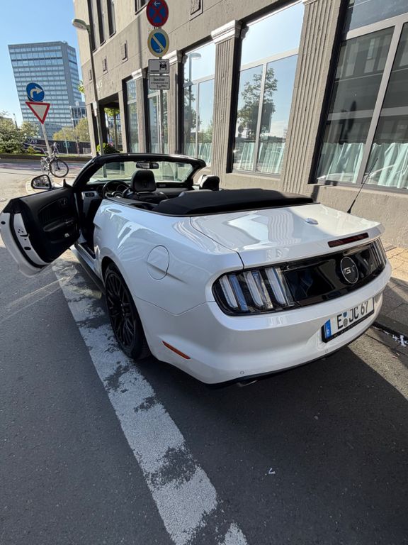 Image of Ford Mustang