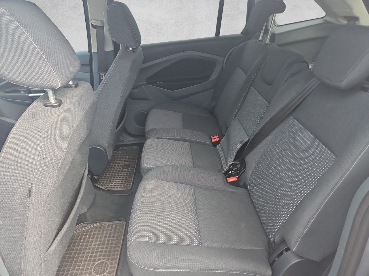 Fahrzeugabbildung Ford Grand C-MAX Trend - Zylinderkopf Schaden Klima