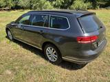 Volkswagen Passat 2.0 TDI SCR 140kW DSG Comfortl. Varia... - Volkswagen Passat: TDI 140