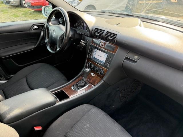 Mercedes-Benz C220 2007 — photo 12