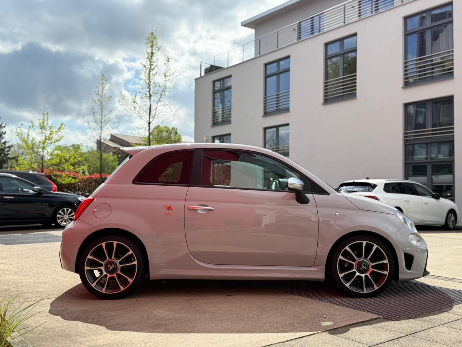 Abarth 595*LEDER*NAVI*BEATS*AUTOMATIK*KLAPPENAUSPUFF*1A