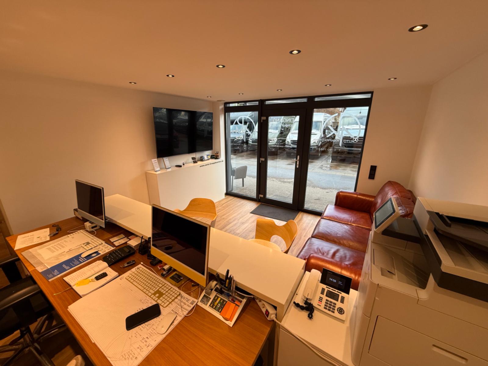 showroom-image-main