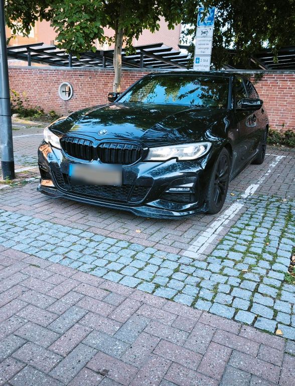 Image of BMW 320