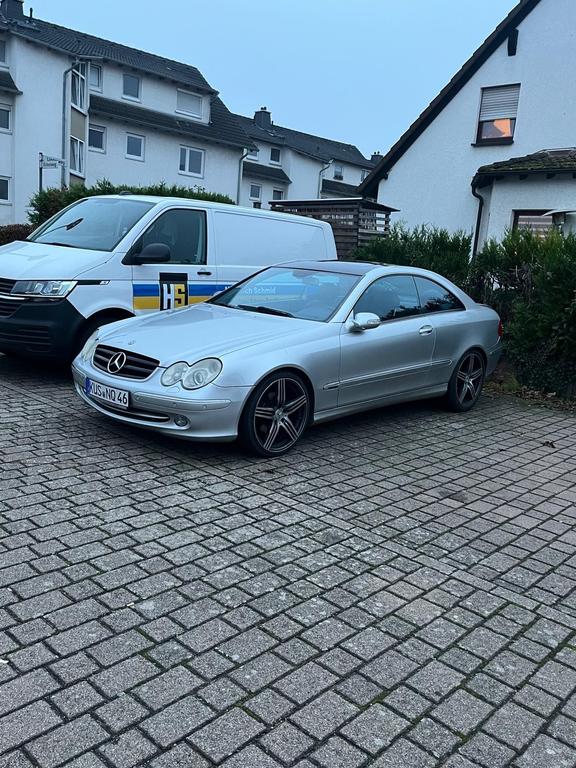 Mercedes-Benz CLK 320