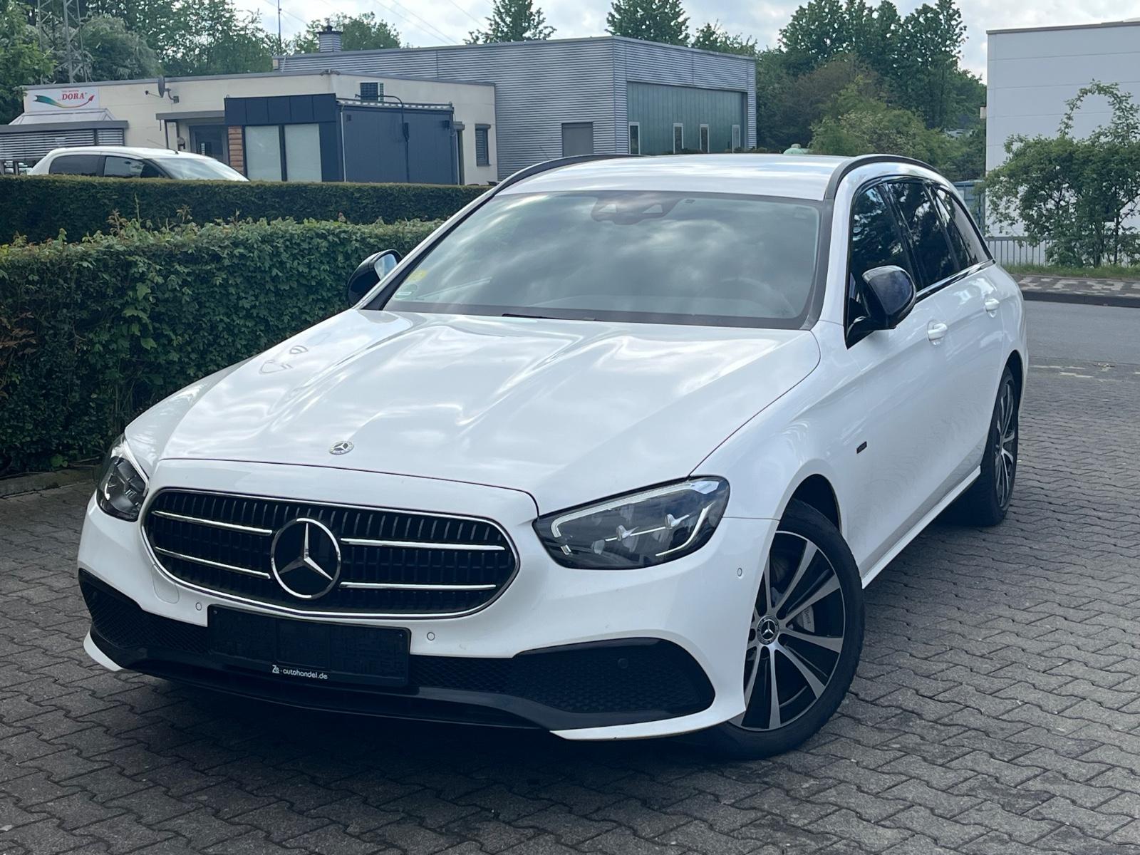 Mercedes-Benz E 300de Avantgarde Distronic Night AHK Burmester