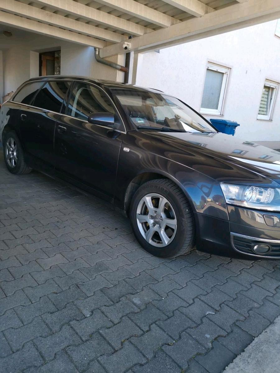 Audi  2005 — вигляд ззаду