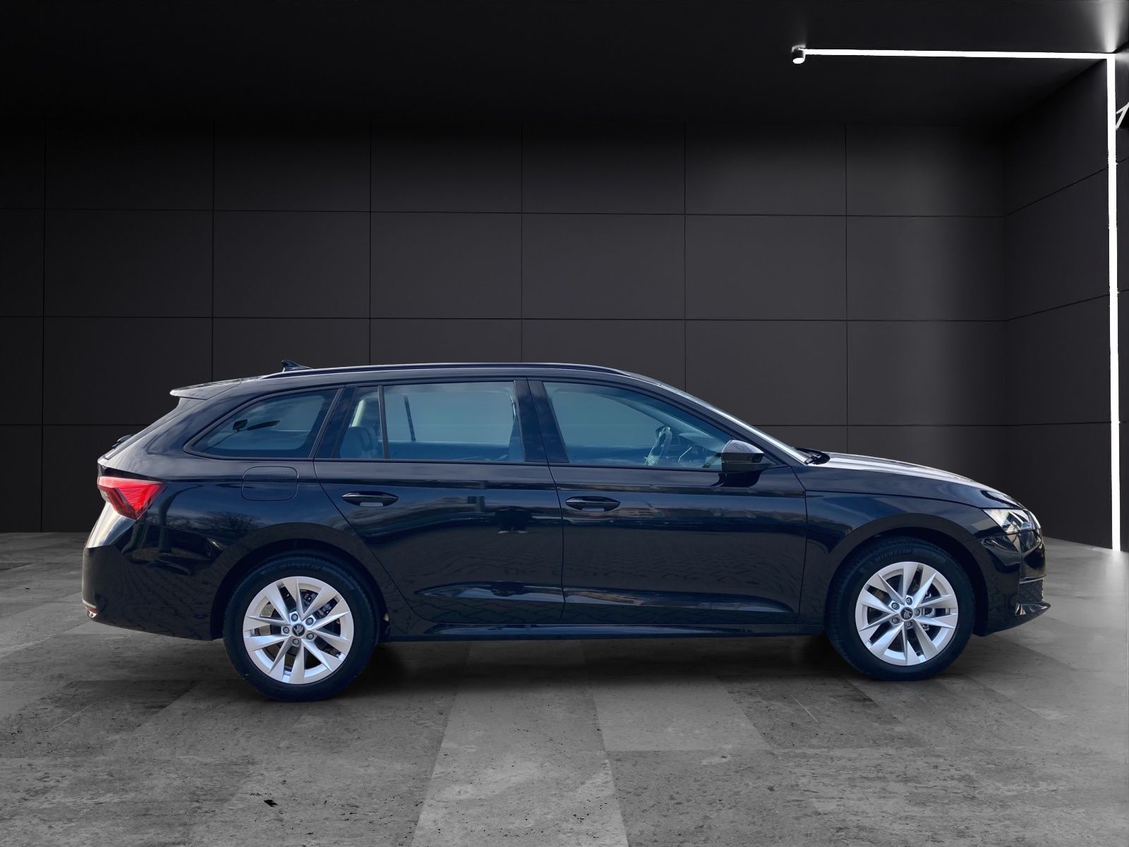 Fahrzeugabbildung SKODA Octavia Combi 2.0 TDI Selection LED-Scheinwerfer