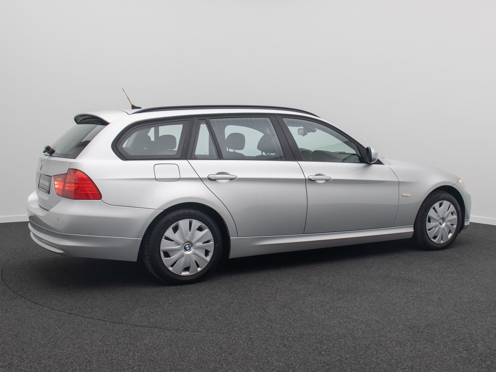 Fahrzeugabbildung BMW 320d Tempomat Xenon PDC NaviBusiness Standhzng