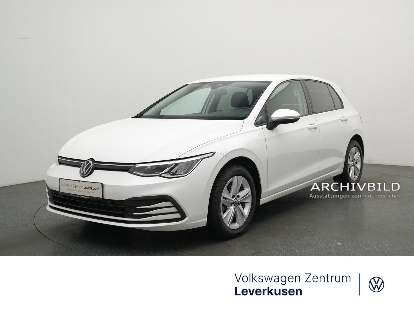 Volkswagen Golf VIII Life DSG ACC NAVI KAM SHZ LED