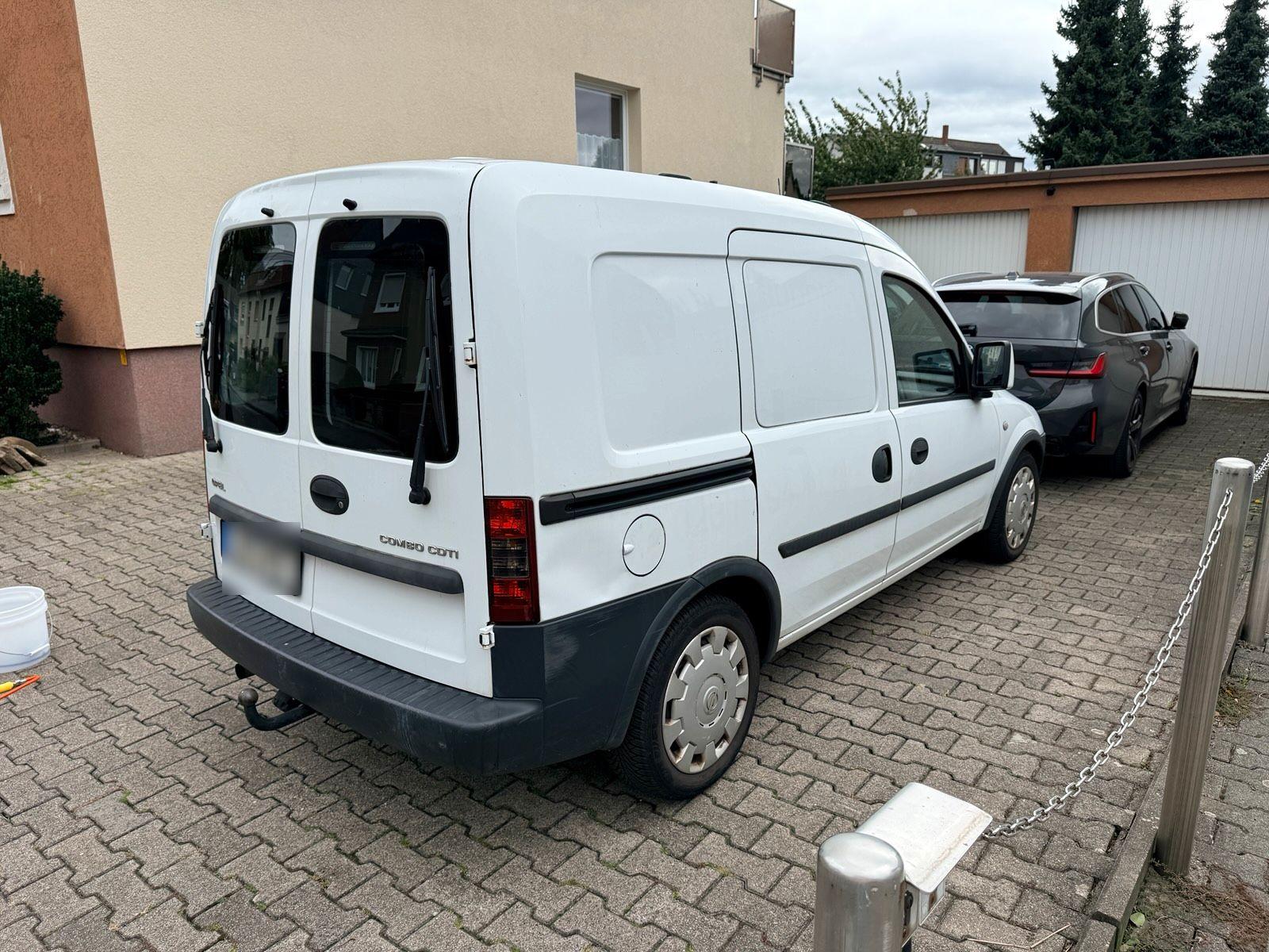 Opel Combo 2007 — rear view