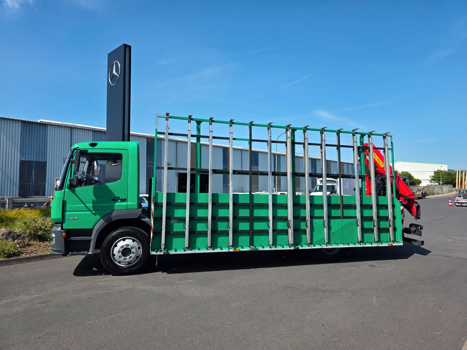 Fahrzeugabbildung Mercedes-Benz Atego 1324 L Glasreff Palfinger PK 12.501 Funk