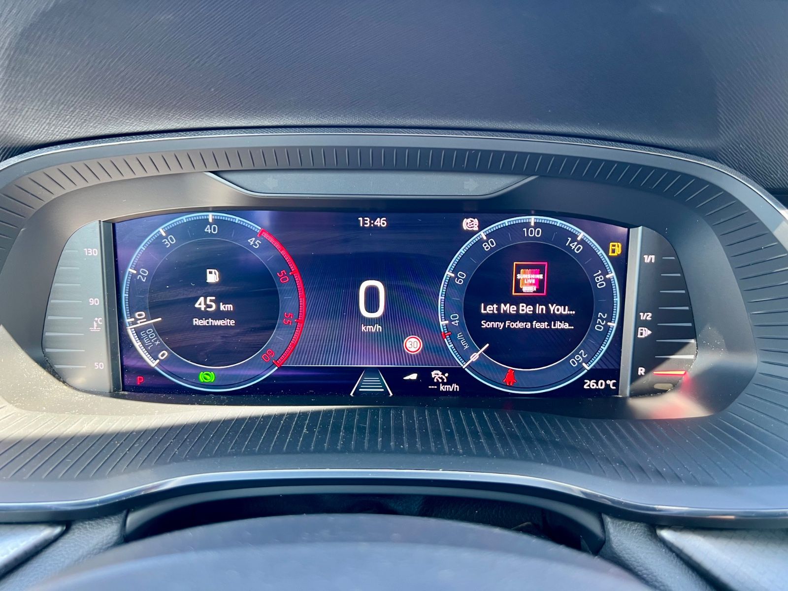 SKODA Octavia Combi Ambition AAC SHZ NAVI LED