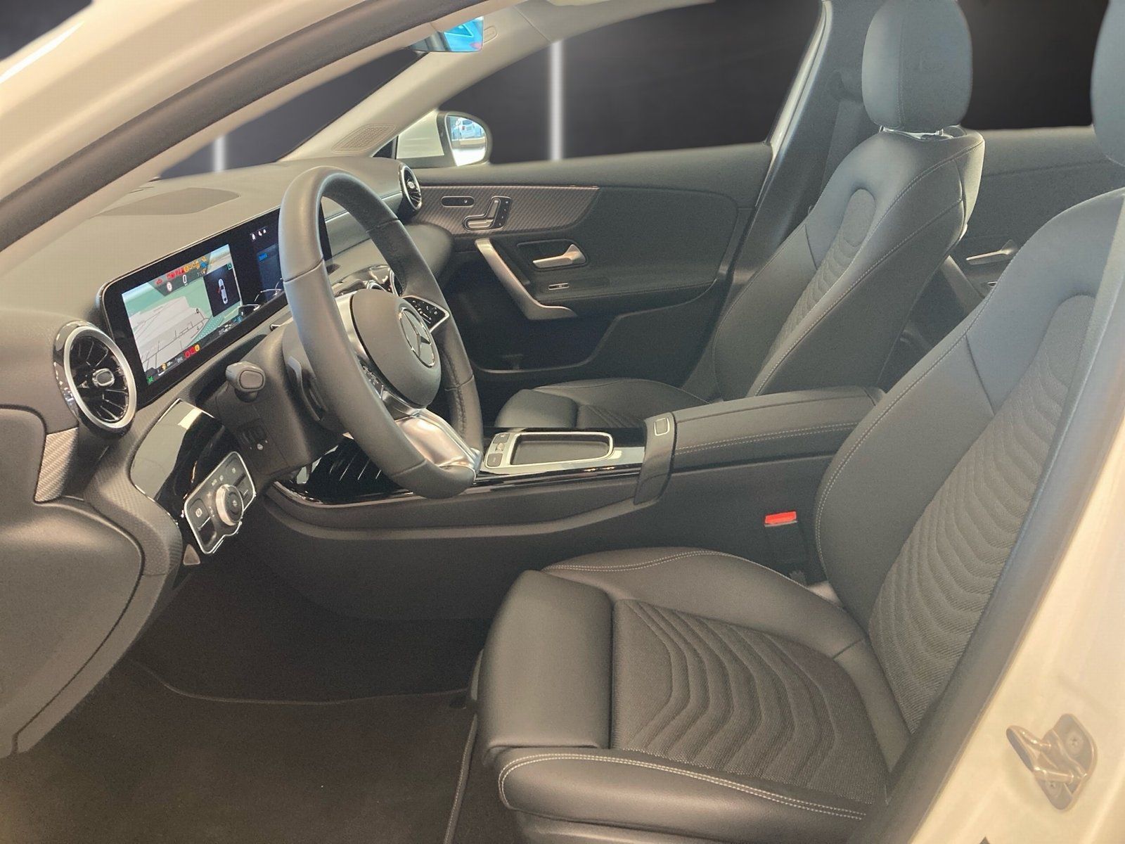 Fahrzeugabbildung Mercedes-Benz A 200 Progressive Lim*Totwink*360°*MBeam*Memory*