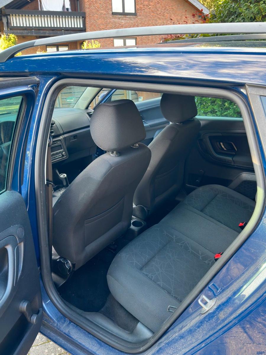 Skoda Fabia 2011 — photo 10