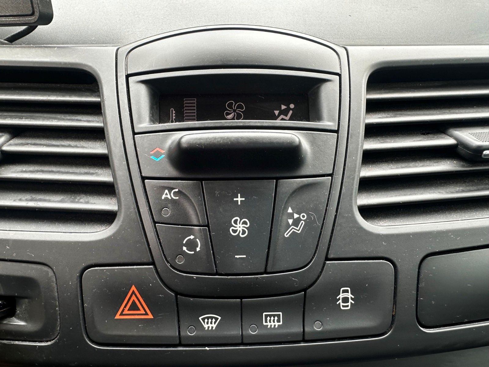Fahrzeugabbildung Renault Laguna III Expression