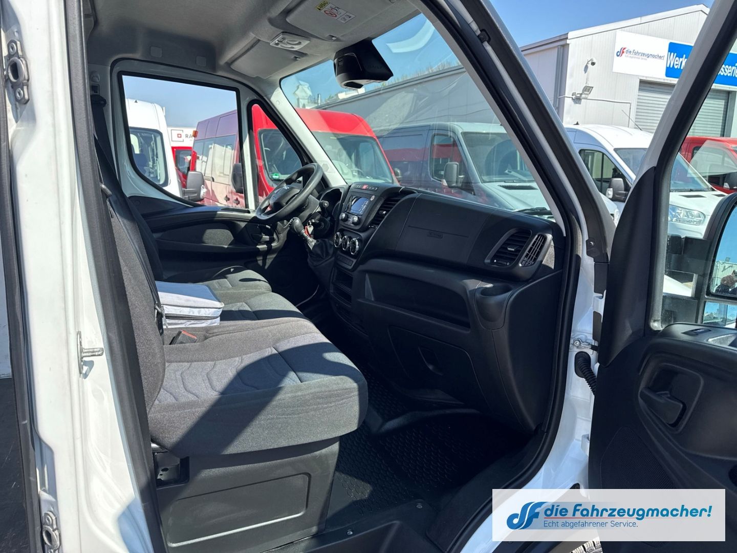 Fahrzeugabbildung Iveco Daily Kasten HKa 35 S V Radstand 4100 14 MAXI